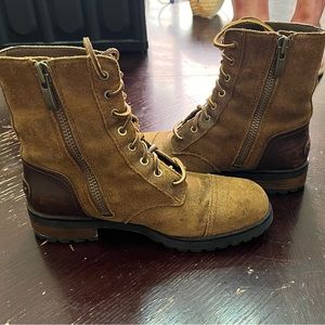 UGG Kilmer lace up boots